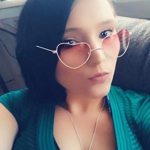 Meet your Posher, Deanna